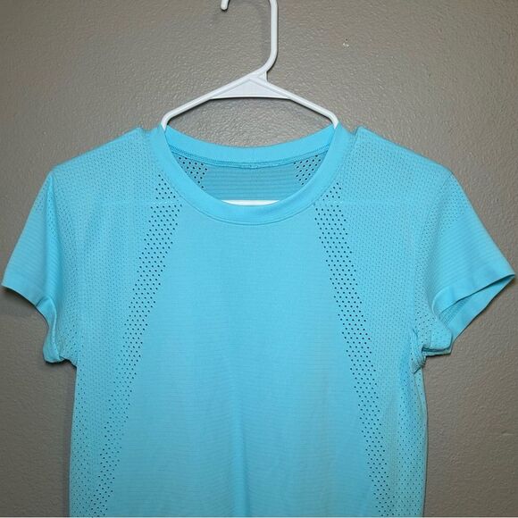Lululemon Train To Be Cyan Blue Short Sleeve Shirt Women’s Size Small 6 - Picture 5 of 10